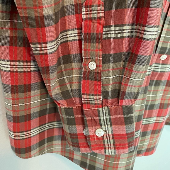 Cremieux button down shirt, XL, no stains rips or tears, extra buttons - Picture 5 of 6